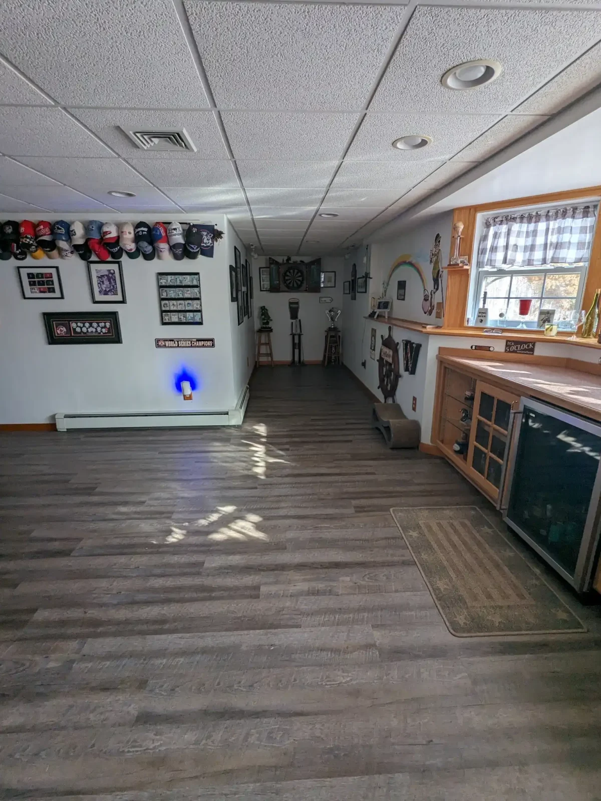 basement-flooring-entertainment-room