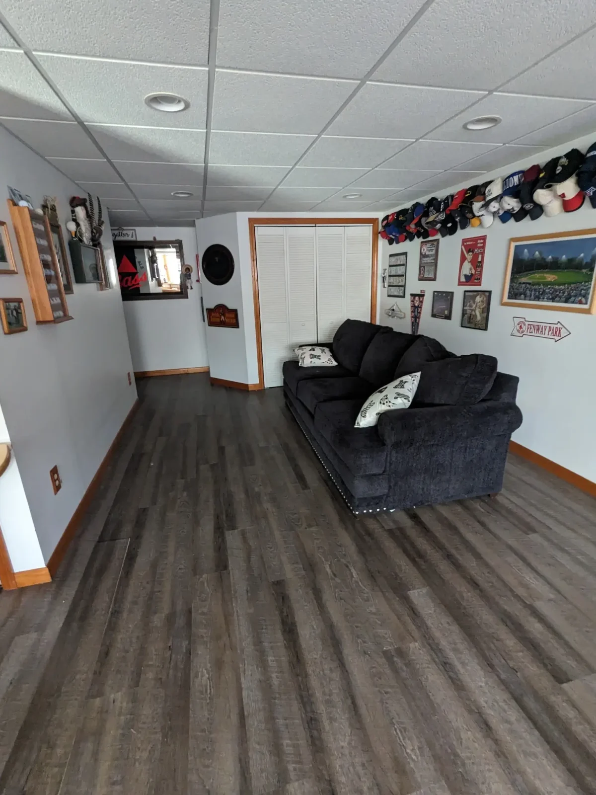 basement-flooring-lounge-area