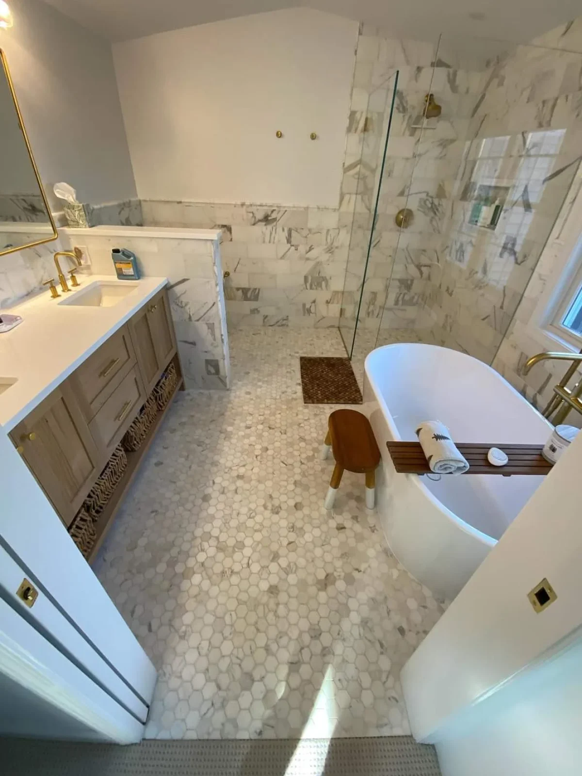 bathroom-renovation-marble-floor-vanity