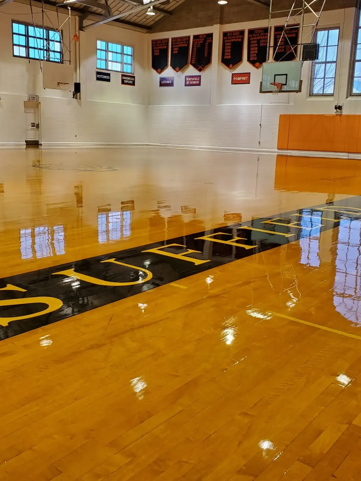 gymnasium-hardwood-floor-refinishing