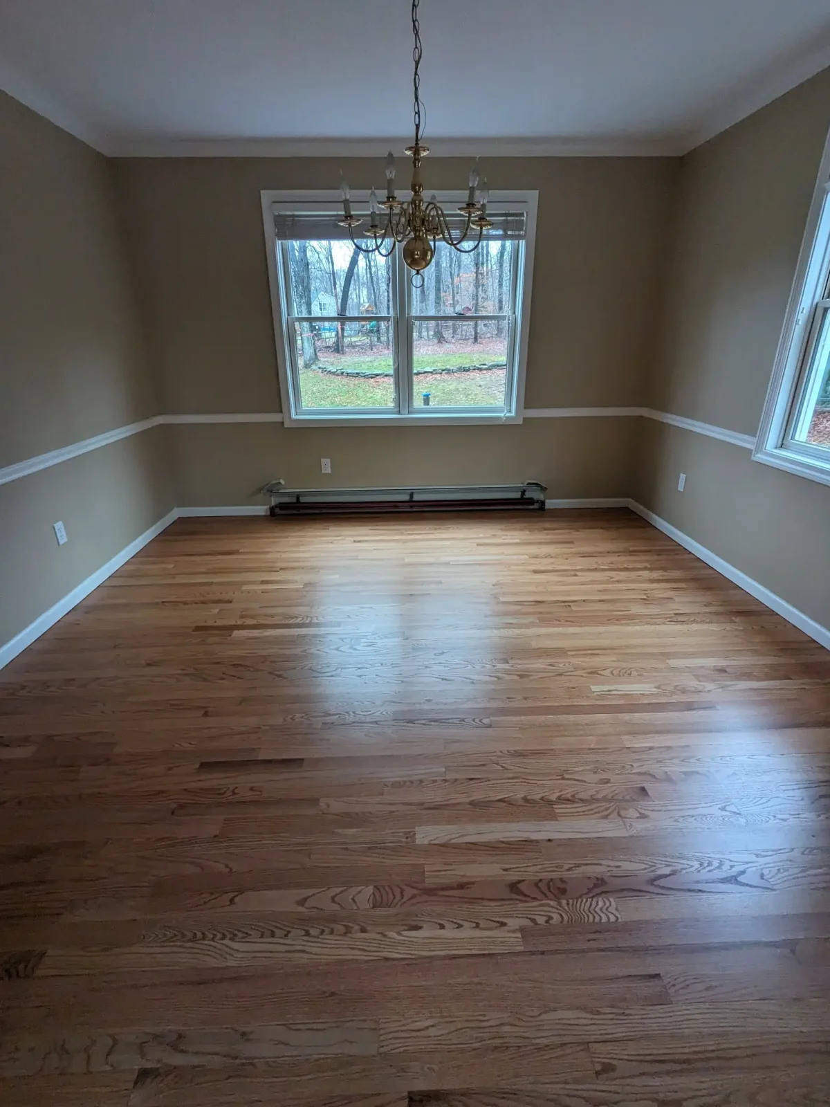 hardwood-floor-refinishing-project-12