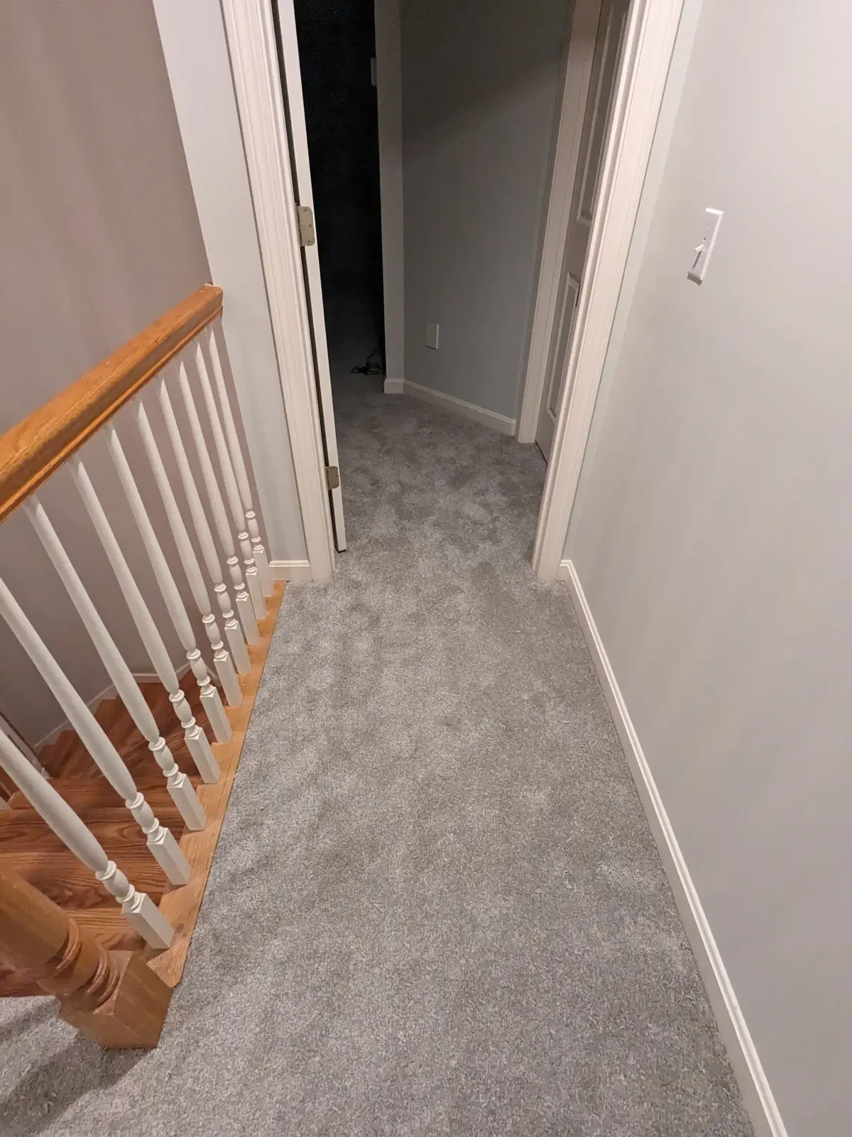 stairs-hallway-carpet